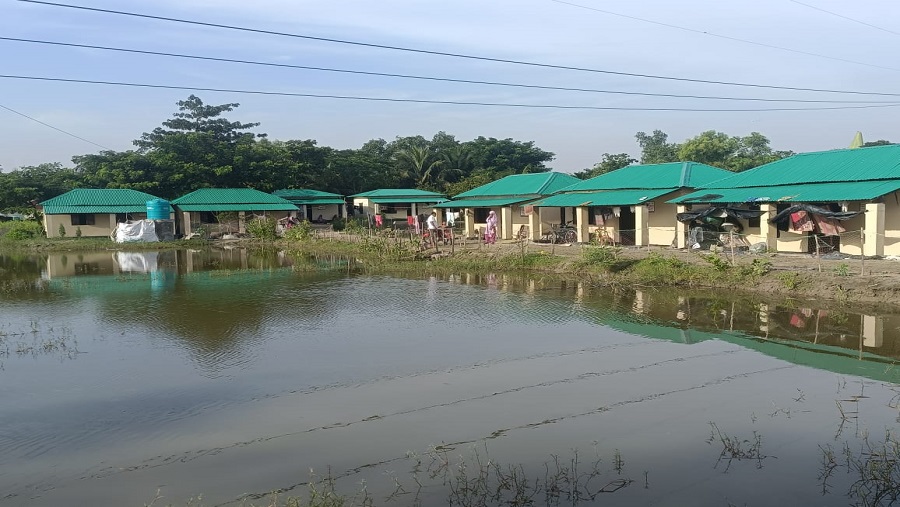 ঈদ,চট্টগ্রাম,পরিবার, মাথাগোঁজা, ঠাঁই