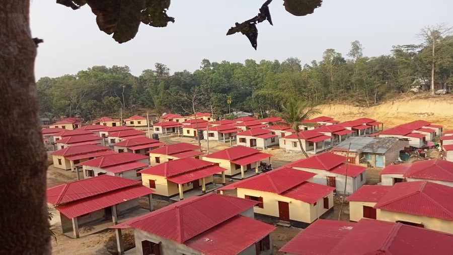 ঈদ,চট্টগ্রাম,পরিবার, মাথাগোঁজা, ঠাঁই