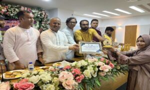 বন্ধুই শক্তি ক্লাব'র সংবর্ধনা, গোল্ডেন কার্ড বিতরণ এবং পিঠা উৎসব অনুষ্ঠিত