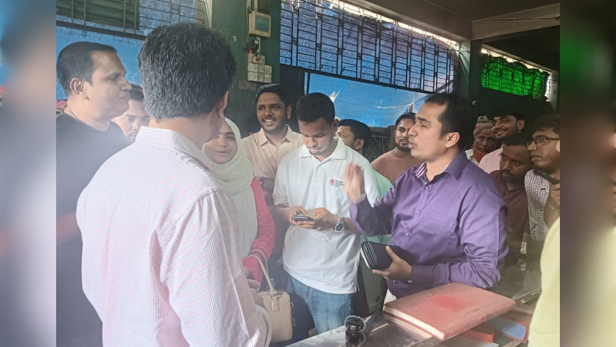 চৌমুহনী-রেয়াজউদ্দিন বাজারে টাস্কফোর্স অভিযান, ৯ প্রতিষ্ঠানে অর্থদণ্ড রেয়াজউদ্দিন, চৌমুহনী, কর্ণফুলী, ট্রান্সফোর্স