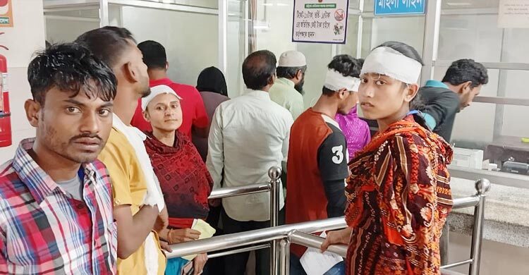 সিইপিজেডে দুই কারাখানার শ্রমিকদের সংঘর্ষ: আহত অন্তত ২৫ সিইপিজেড, কারাখানা, শ্রমিক, সংঘর্ষ