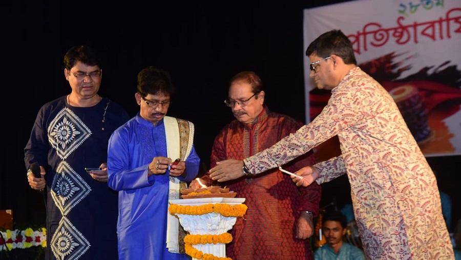 তবলা সন্ধ্যায় দর্শক-শ্রোতারা ডুবেছে সুরের আবেশে তবলা, দর্শক, শ্রোতা, সুরে
