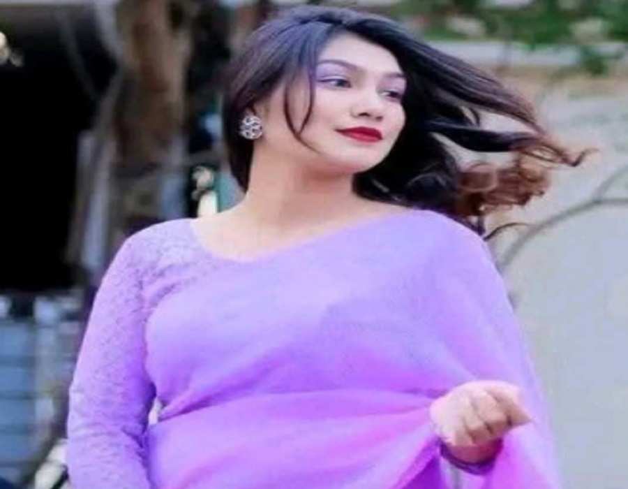মহসিন কলেজে ছাত্রলীগ নেত্রীকে ধরে পুলিশে দিল শিক্ষার্থীরা মহসিন কলেজ, ছাত্রলীগ, নেত্রী, পুলিশ,শিক্ষার্থী