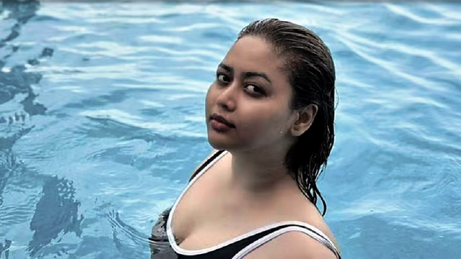 সুইমিংপুলে উষ্ণতা ছড়াচ্ছেন ভাবনা,নেট–দুনিয়ায় ঝড় সুইমিংপুলে উষ্ণতা ছড়াচ্ছেন ভাবনা,নেট–দুনিয়ায় ঝড়